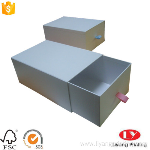 White cosmetic packaging gift drawer box